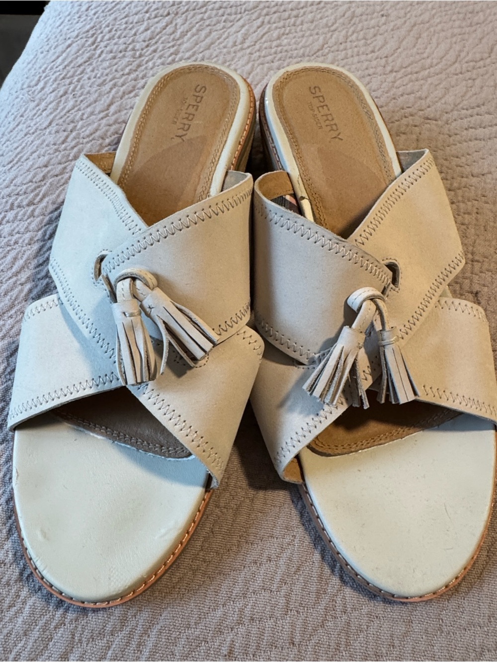 📌Sperry 12M Bone Tassel Crossband Slide Mules